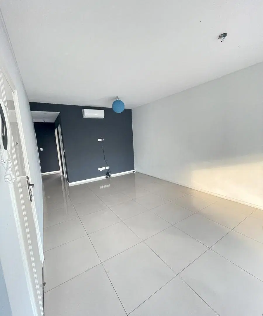 VENTA - Excelente semipiso 3 ambientes al frente con doble cochera - APTO CREDITO 1
