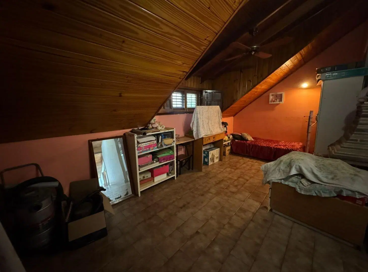 VENTA - Amplia casa 4 amb. con pileta, parrilla y quincho - USD 150.000 5