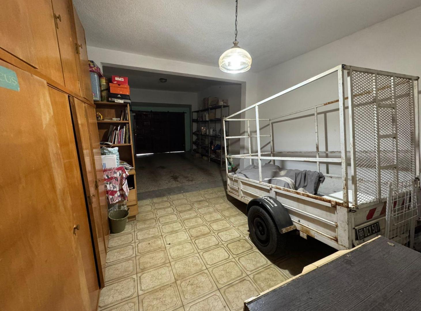 Foto de VENTA - Amplia casa 4 amb. con pileta, parrilla y quincho - USD 150.000, imagen 3