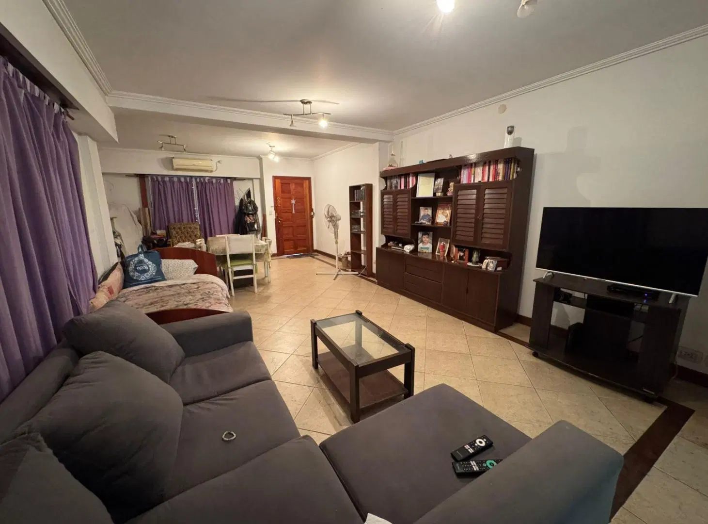 VENTA - Amplia casa 4 amb. con pileta, parrilla y quincho - USD 150.000 5