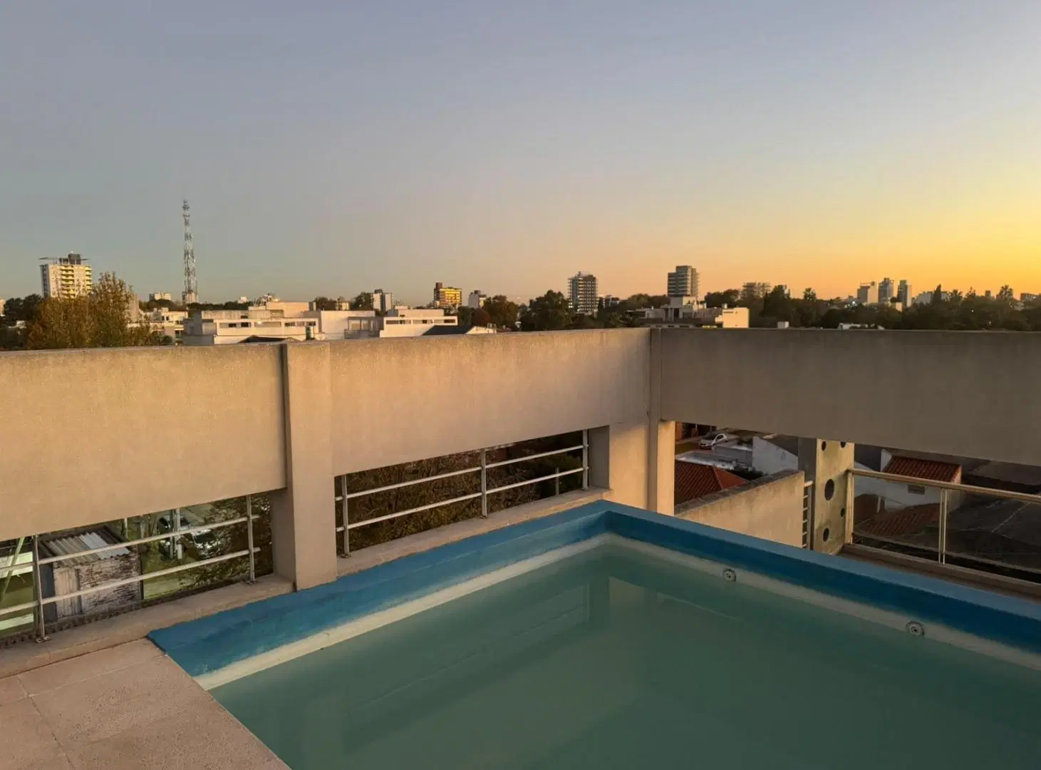 ALQUILER - Luminoso depto. monoambiente - SIN EXPENSAS - BERNAL 4