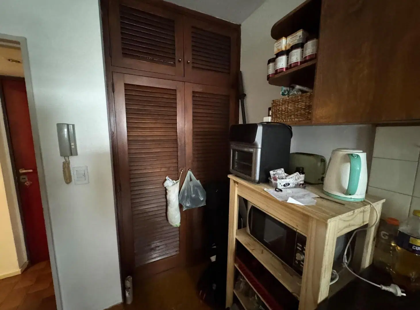 VENTA - Excelente depto 4 ambiente en pleno centro de QUILMES - USD78.000.- 3