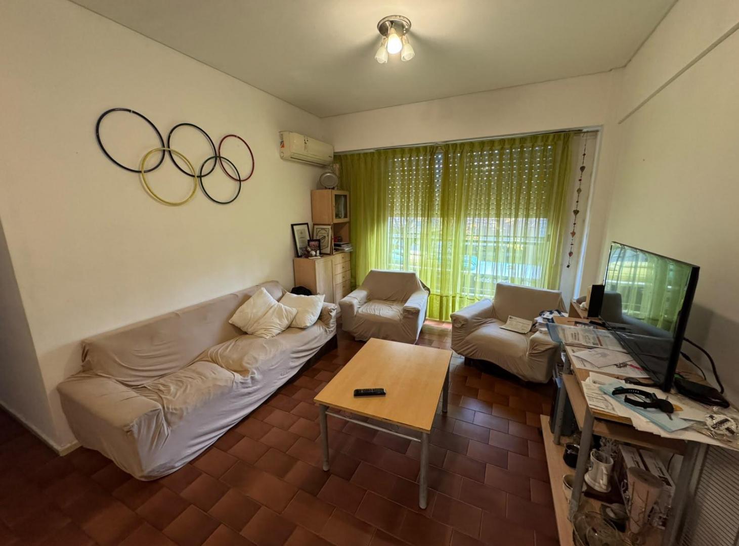 VENTA - Excelente depto 4 ambiente en pleno centro de QUILMES - USD78.000.-