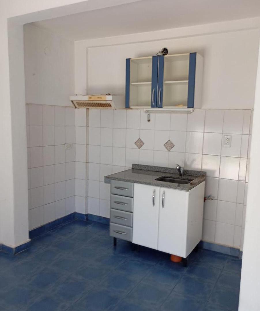 Foto de ALQUILER - PH 2 ambientes con patio y cochera - BERNAL OESTE, imagen 4