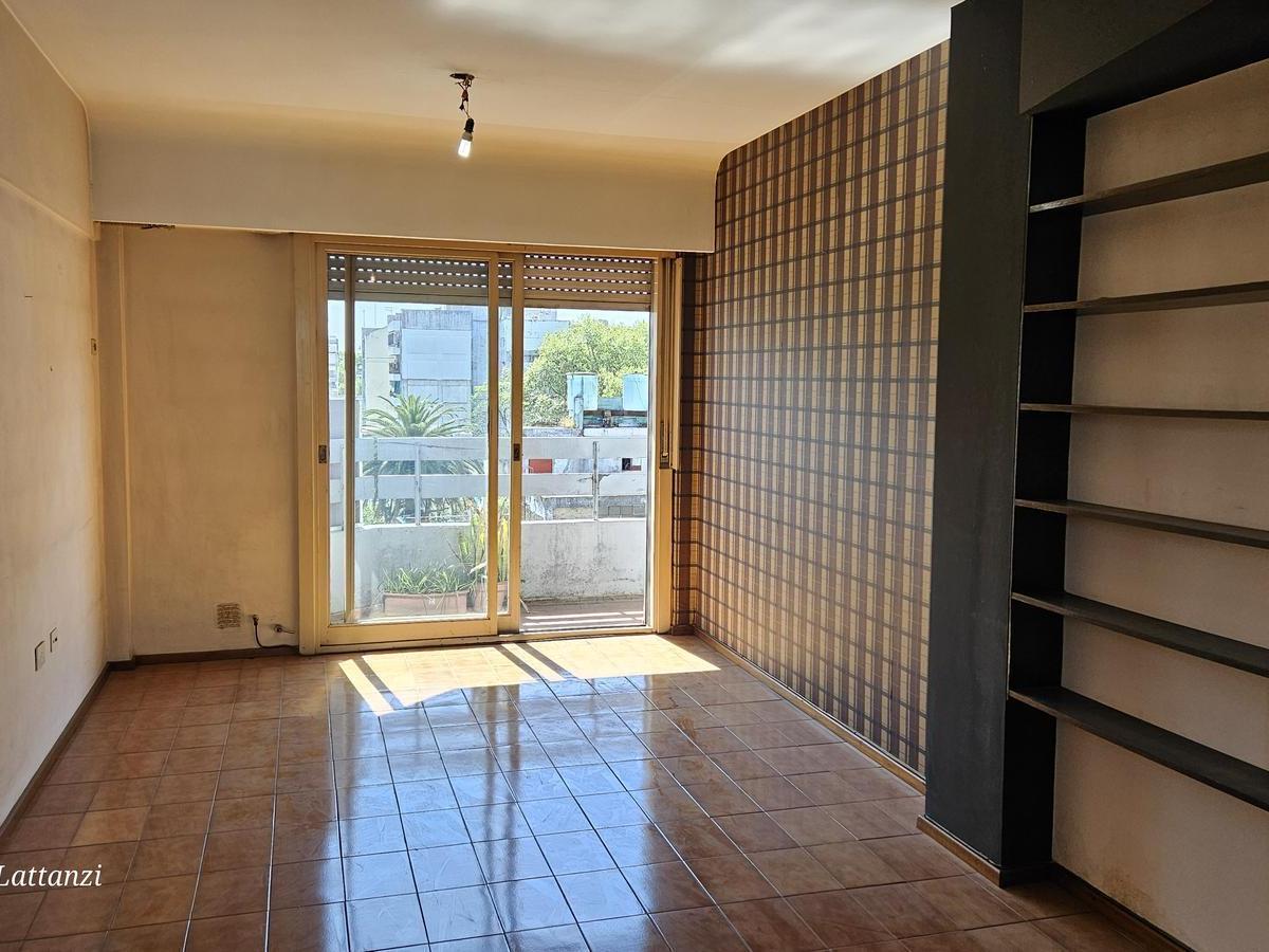 Venta Departamento 75 m² en San Martin, 2 Habitaciones, Lavadero, 1 Cochera 3