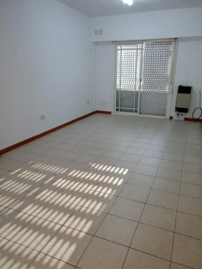 Foto de Alquiler monoambiente de 30 m2 aprox en CASEROS, imagen 5
