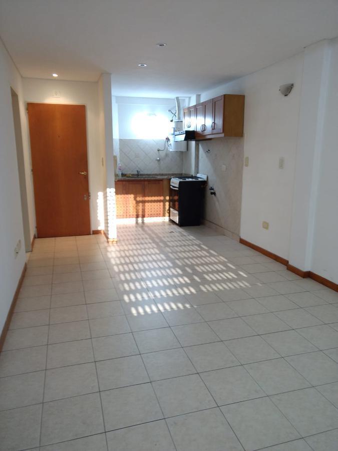 Alquiler monoambiente de 30 m2 aprox en CASEROS
