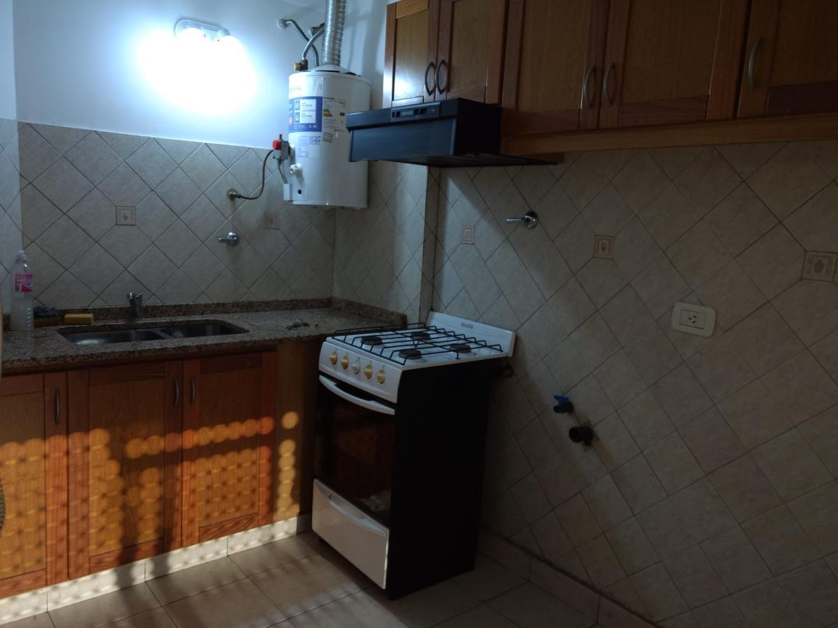 Foto de Alquiler monoambiente de 30 m2 aprox en CASEROS, imagen 4
