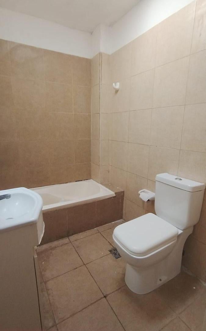 Foto de Alquiler departamento monoambiente de 27 m2 aprox en Caseros, imagen 5