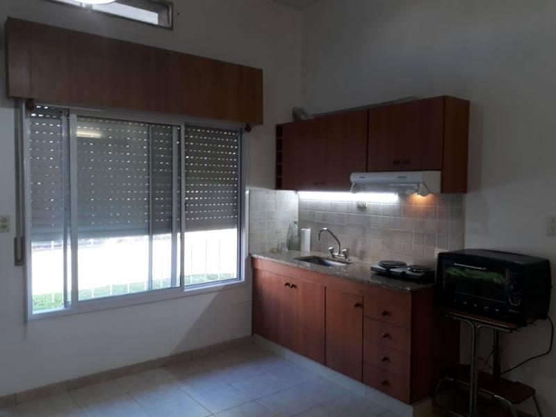 Alquiler monoambiente de 23 m2 en  CASEROS