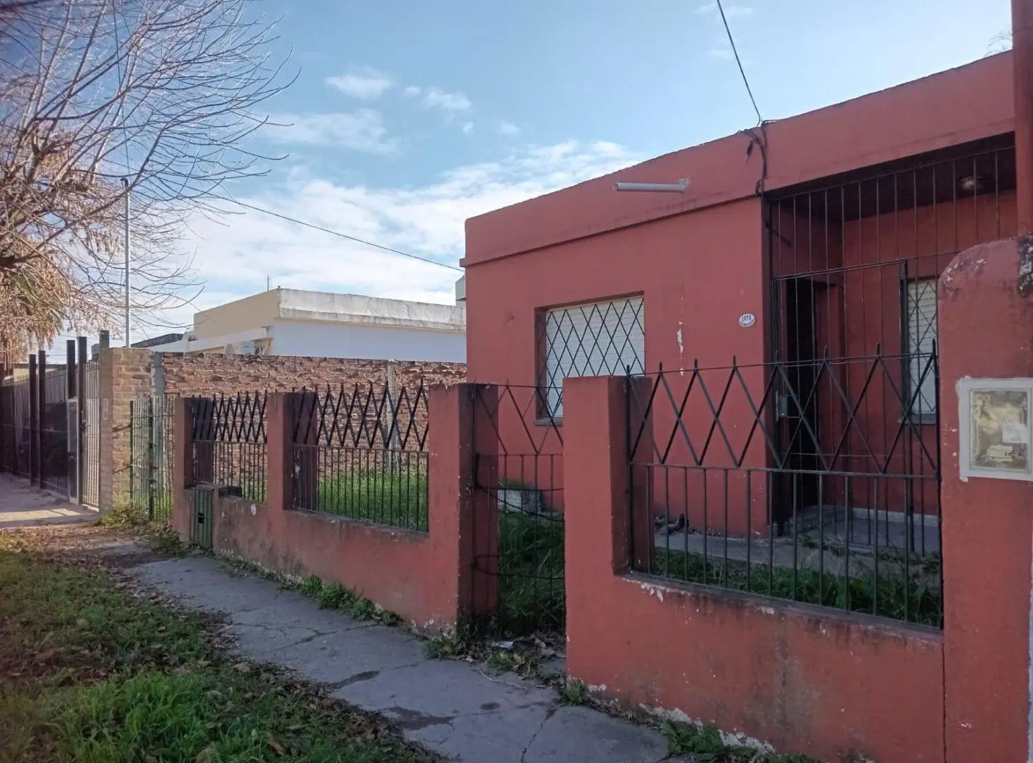 Venta Casa lote propio de 300 m2 de terreno 3 ambientes en San Miguel 4