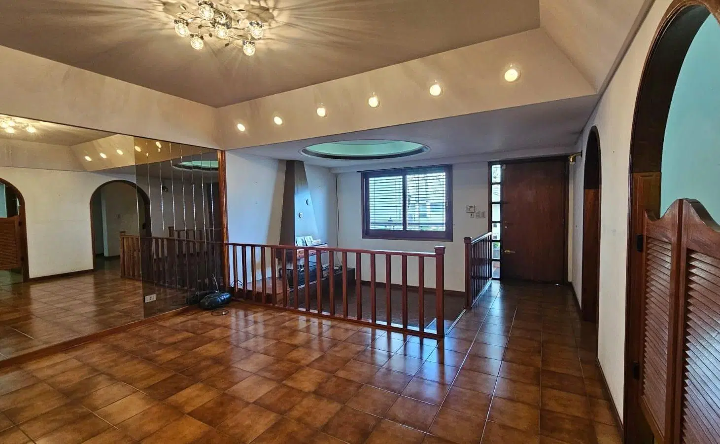 Venta Casa 6 ambientes 233 m2 lote propio en Villa Bonich - San Martin 1
