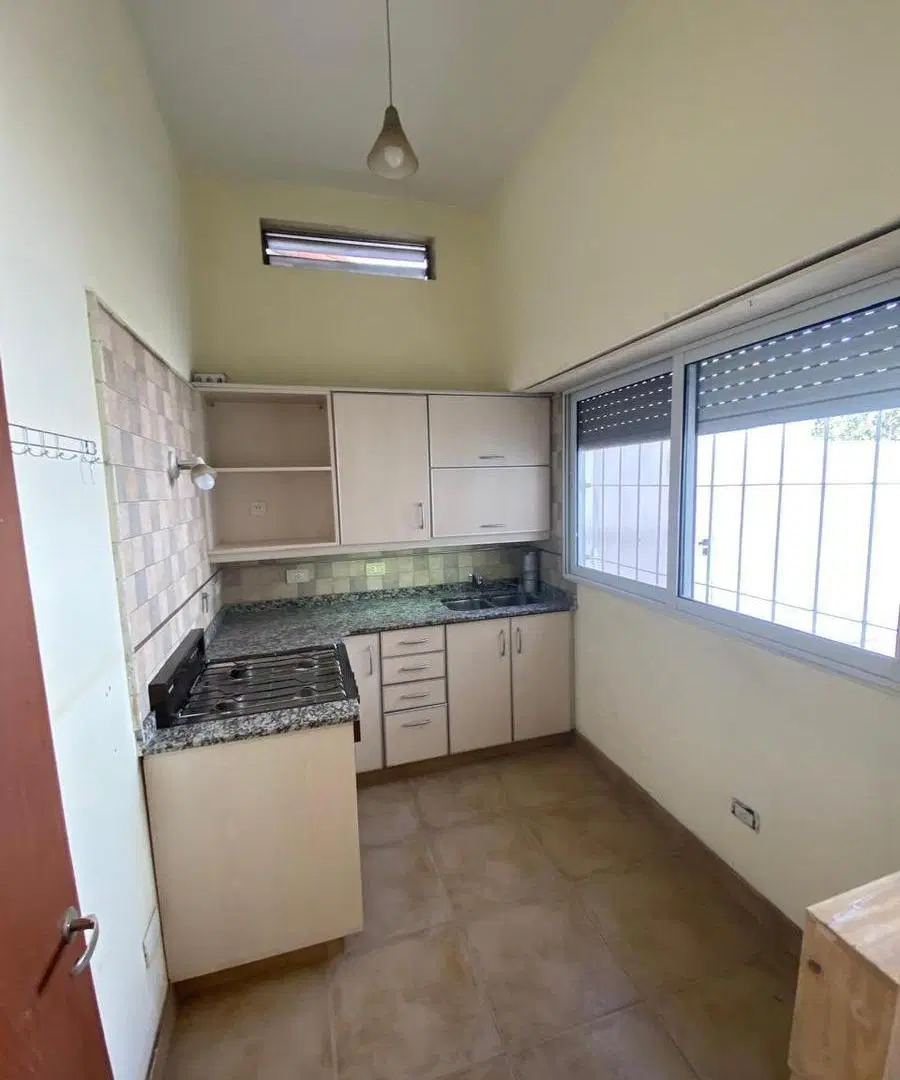 Alquiler PH 2 ambientes de 86 m2 en Caseros 5