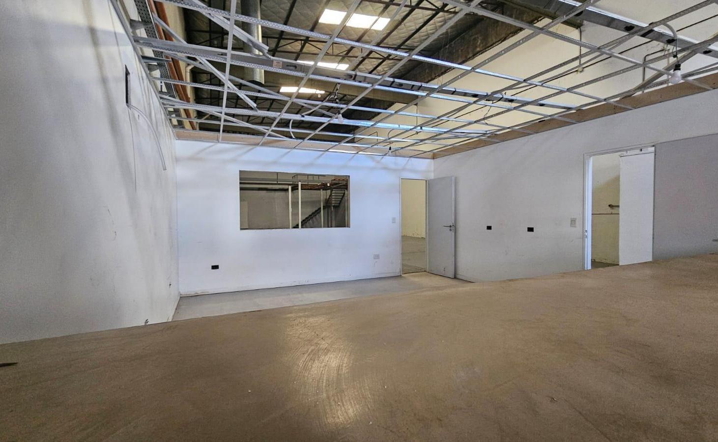 Foto de Alquiler Galpón de 300 m2 en Villa Devoto, imagen 2
