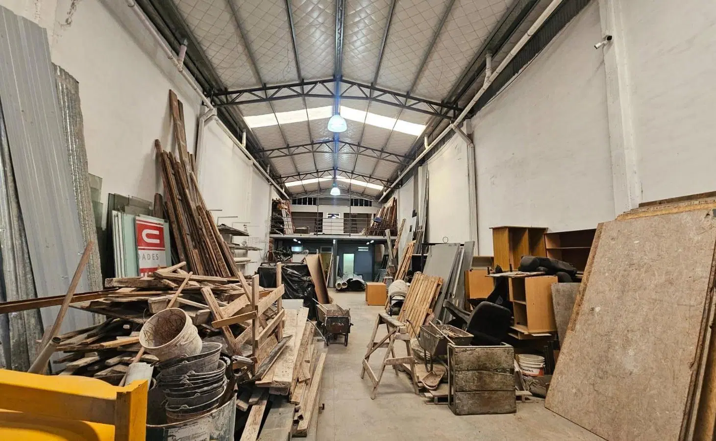 Alquiler Galpón de 383 m2 en Caseros 8