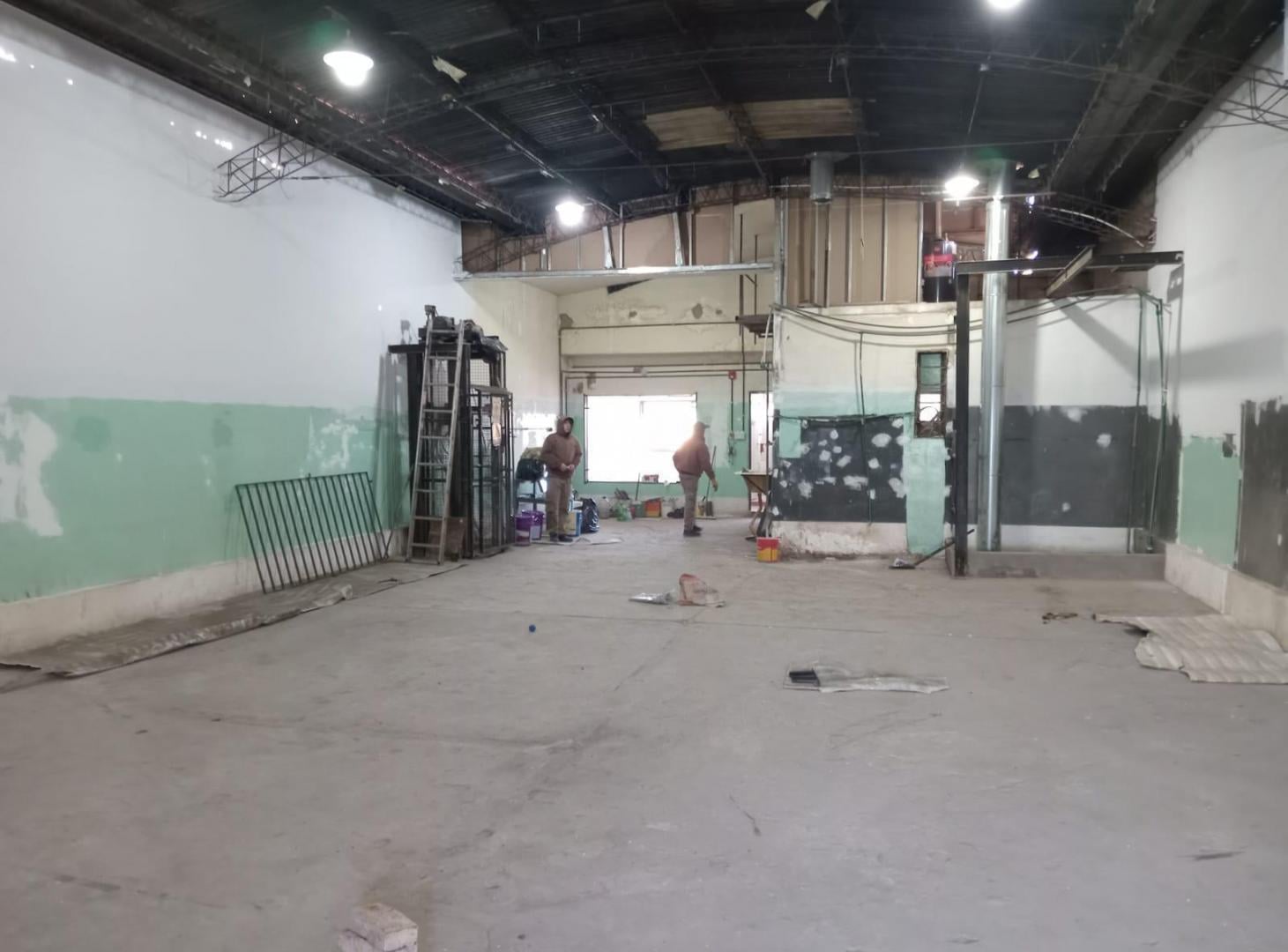 Foto de Alquiler Galpón de 530 m2 cubiertos en Ciudadela, 2 plantas, imagen 2