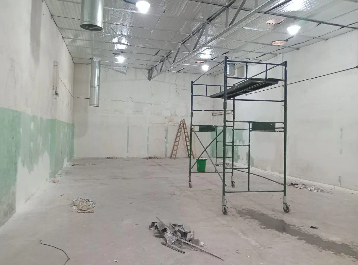Alquiler Galpón de 530 m2 cubiertos en Ciudadela, 2 plantas 1