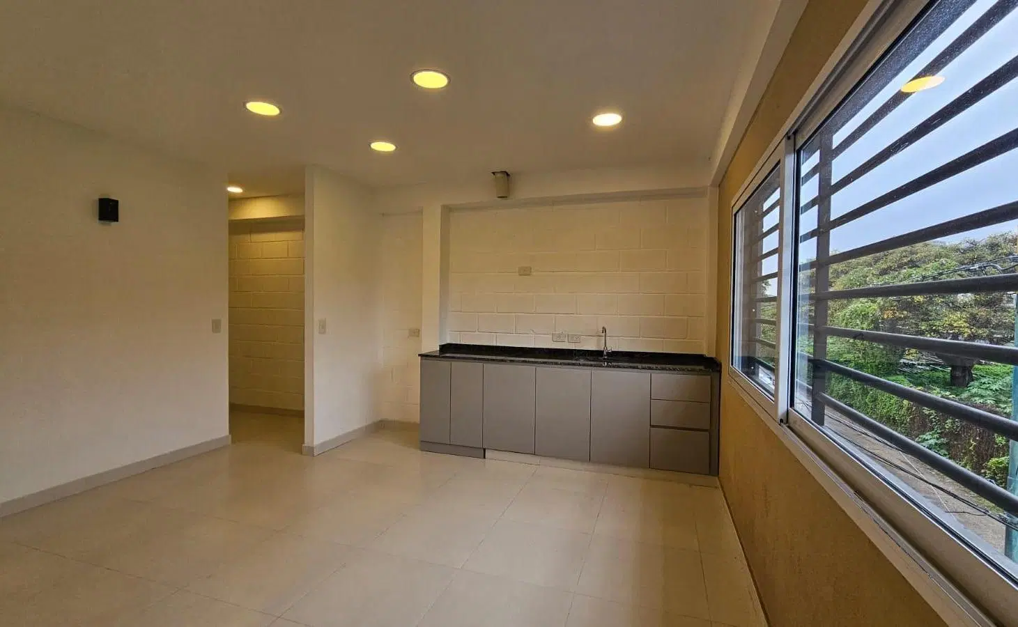 Alquiler Departamento 2 ambientes de 48 m2 en Villa Lynch 3