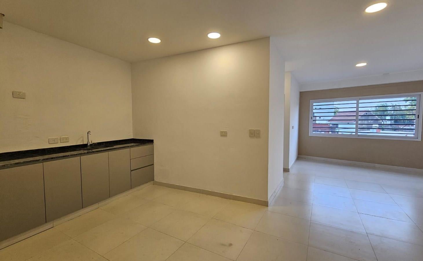 Foto de Alquiler Departamento 2 ambientes de 43 m2 en Villa Lynch, imagen 2