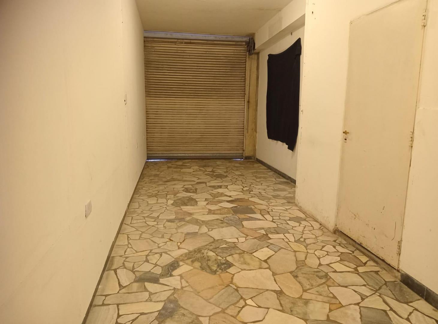 Foto de Alquiler Casa de 4 ambientes de 370 m2 de terreno en Villa Santos Tesei, imagen 2