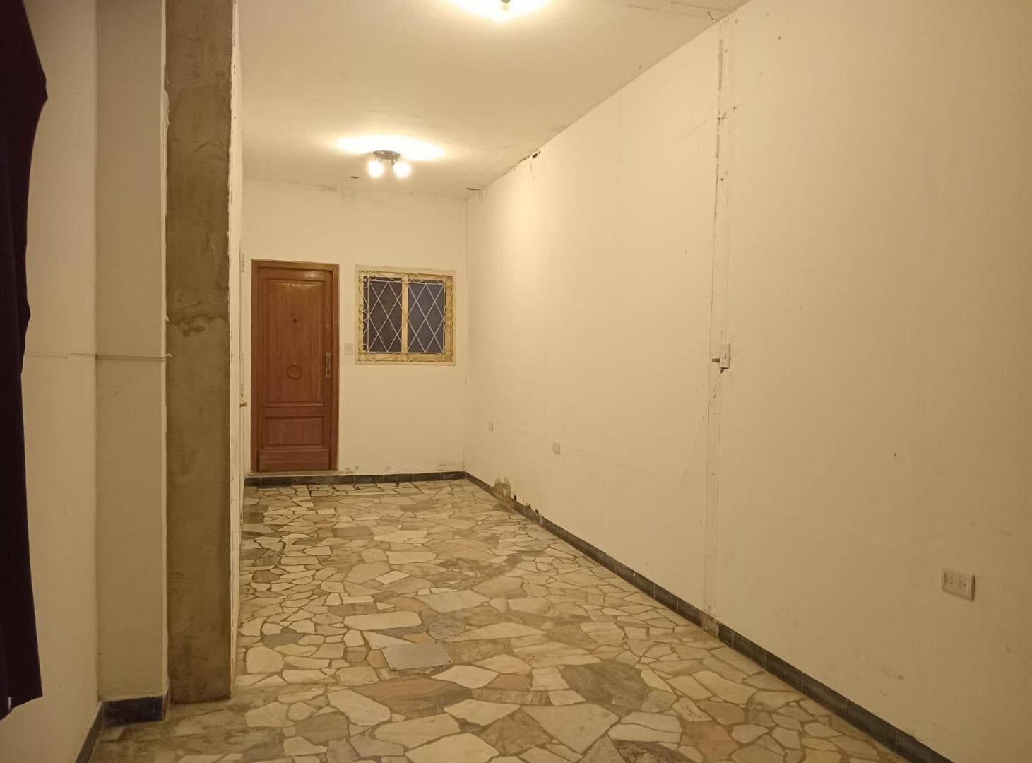 Foto de Alquiler Casa de 4 ambientes de 370 m2 de terreno en Villa Santos Tesei, imagen 1