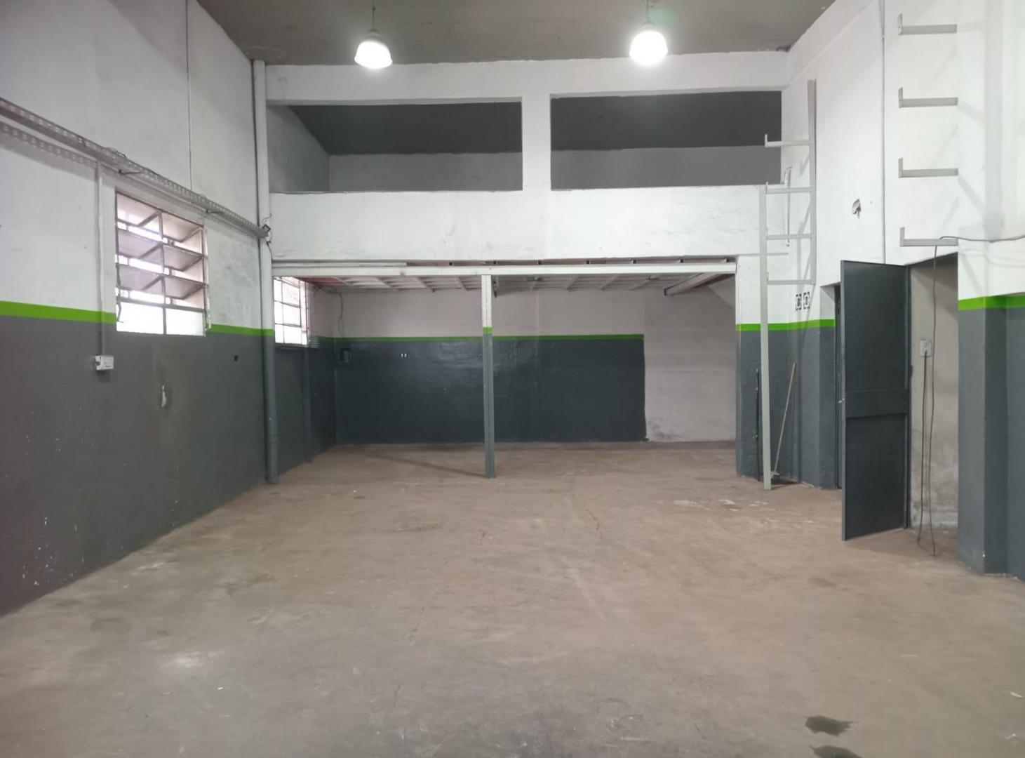 Foto de Alquiler Galpón de 80 m2 cubiertos en Villa Bosch, imagen 1