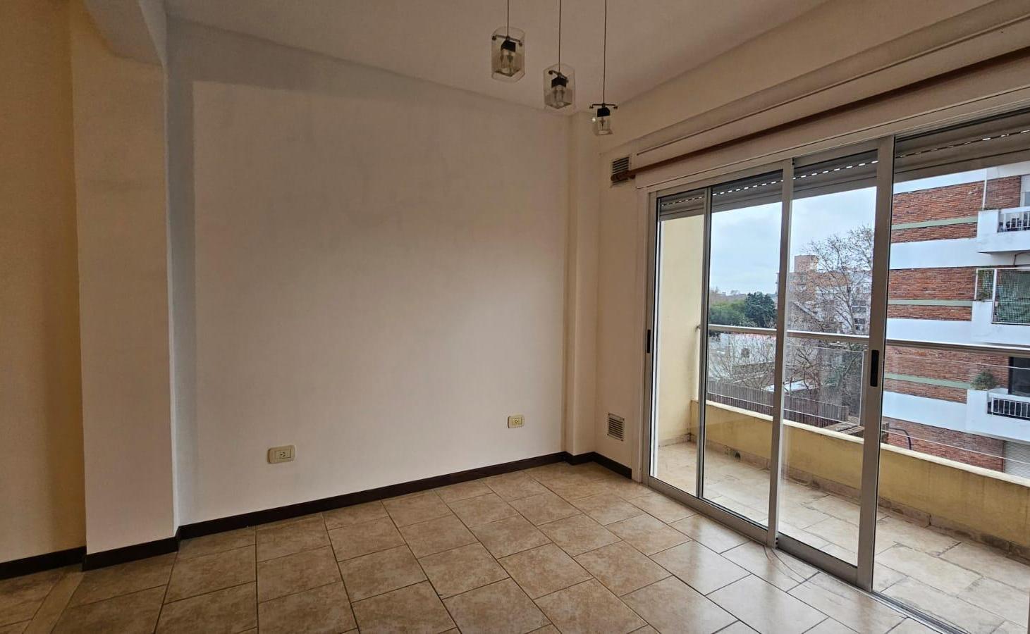 Foto de Alquiler departamento 2 ambiente de 40 m2 en SANTOS LUGARES, imagen 5