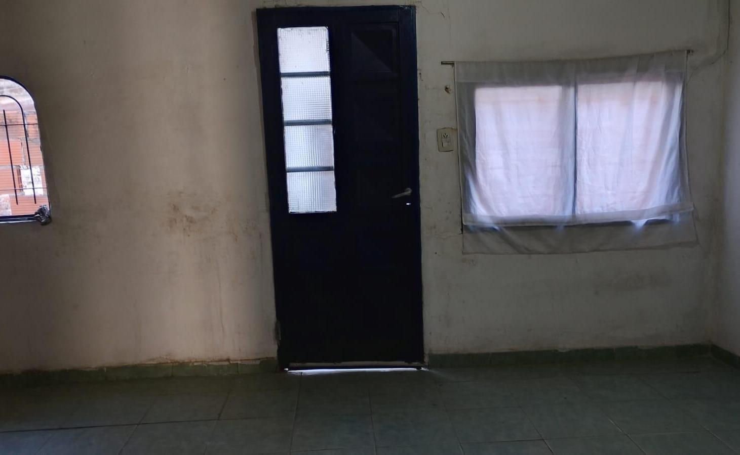 Foto de Alquiler Casa tipo PH de 2 ambientes en Mariano Acosta, imagen 1