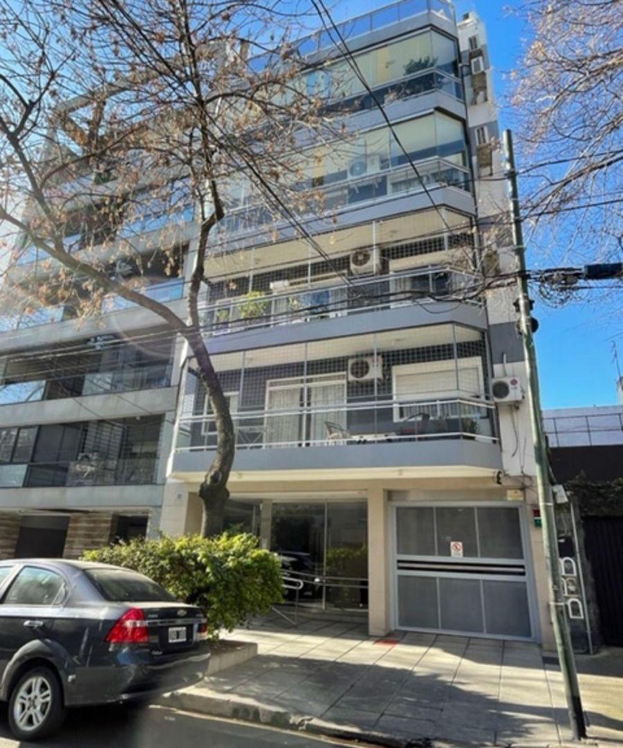 2 Ambientes , contrafrente, balcón, amenities y cochera fija cubierta.