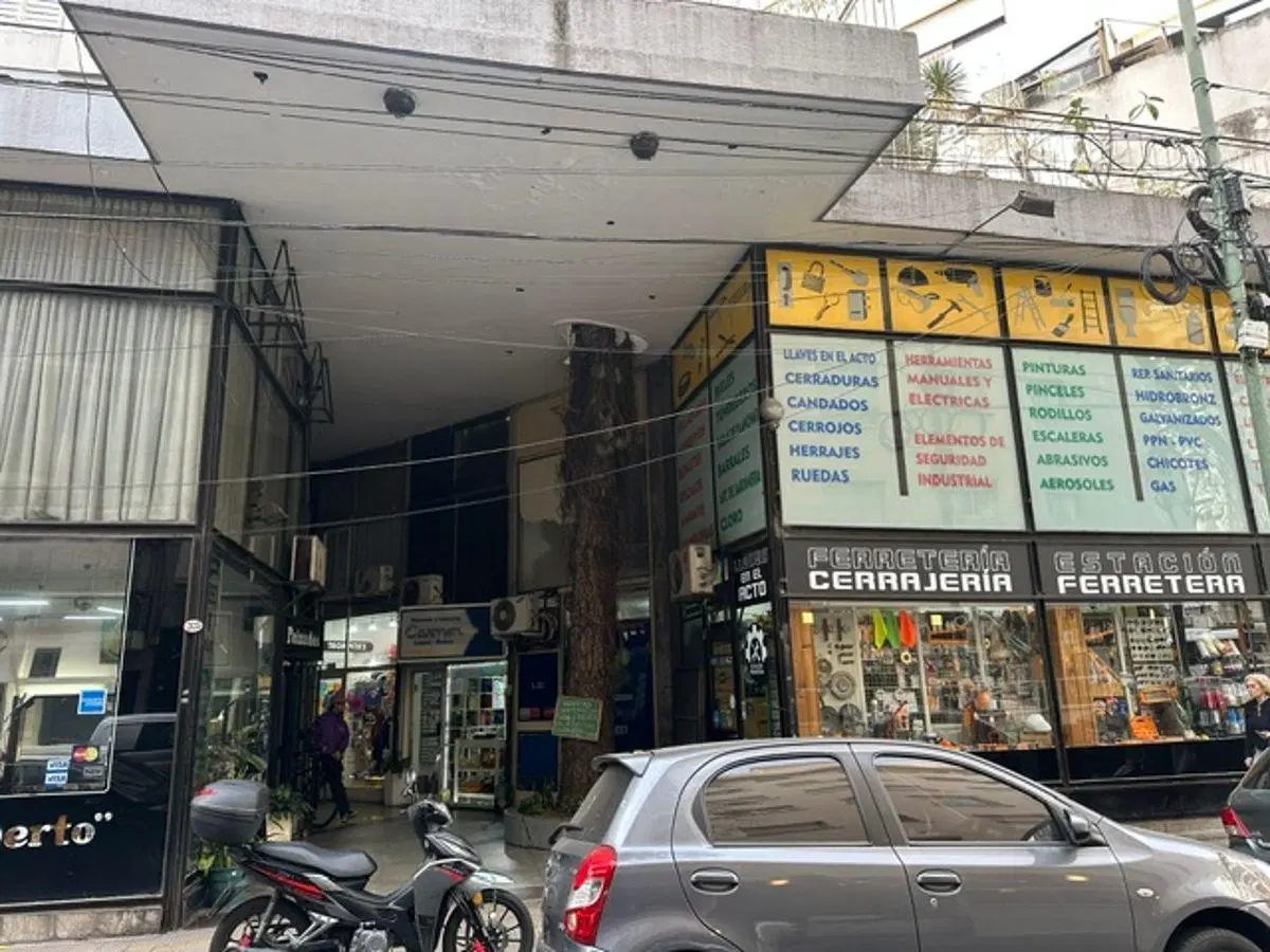 Local de 18m2 - Zona Comercial 4