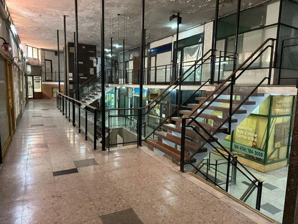 Local de 18m2 - Zona Comercial 5