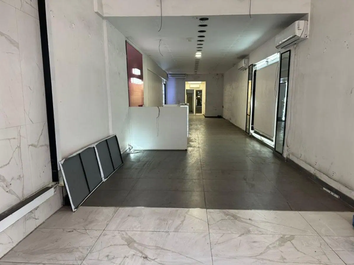 Local de 200 m² cubiertos sobre Av. Cabildo y La Pampa en alquiler. 4