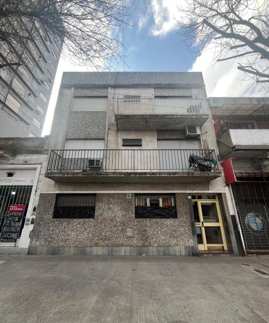Foto de Departamento de 2 ambientes con patio en alquiler en Floresta, imagen 3