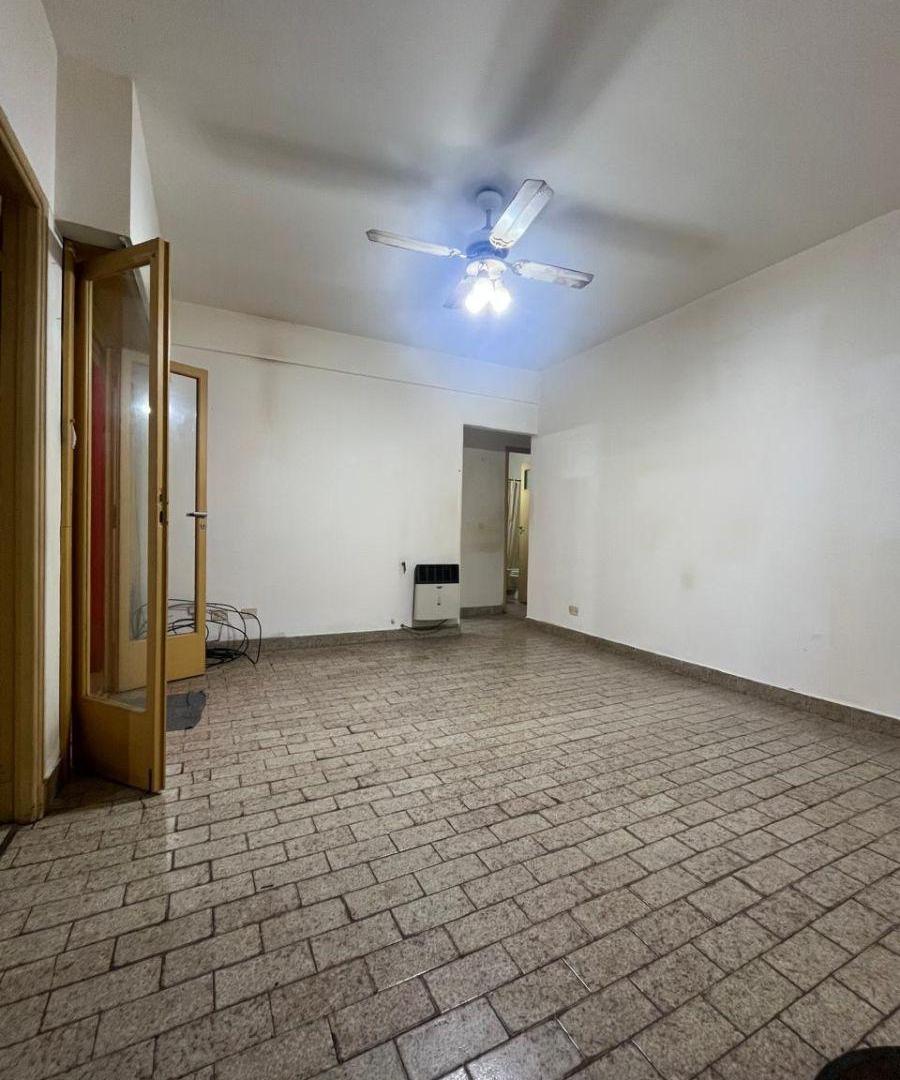 Foto de Departamento de 2 ambientes con patio en alquiler en Floresta, imagen 2