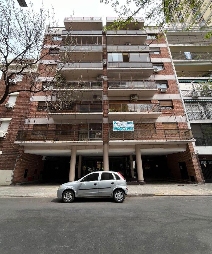 Foto de Depto 4 ambientes de 105 metros con dependencia, patio, cochera y, imagen 1