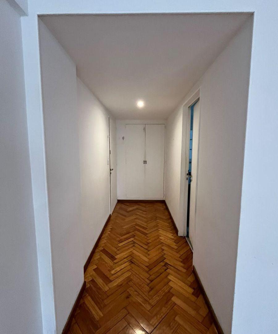 Foto de Depto 4 ambientes de 105 metros con dependencia, patio, cochera y, imagen 3