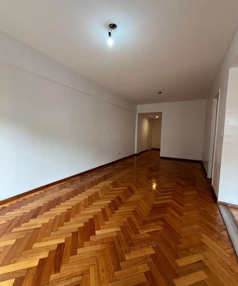 Foto de Depto 4 ambientes de 105 metros con dependencia, patio, cochera y, imagen 4