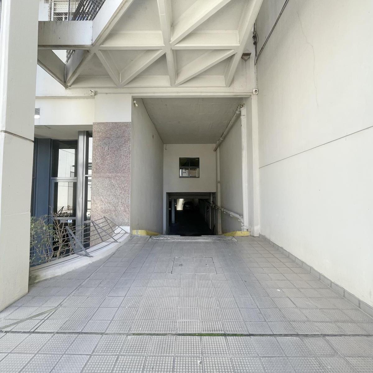 Departamento en Venta 4 Dorm. con Cochera en Rosario Zona Centro 2