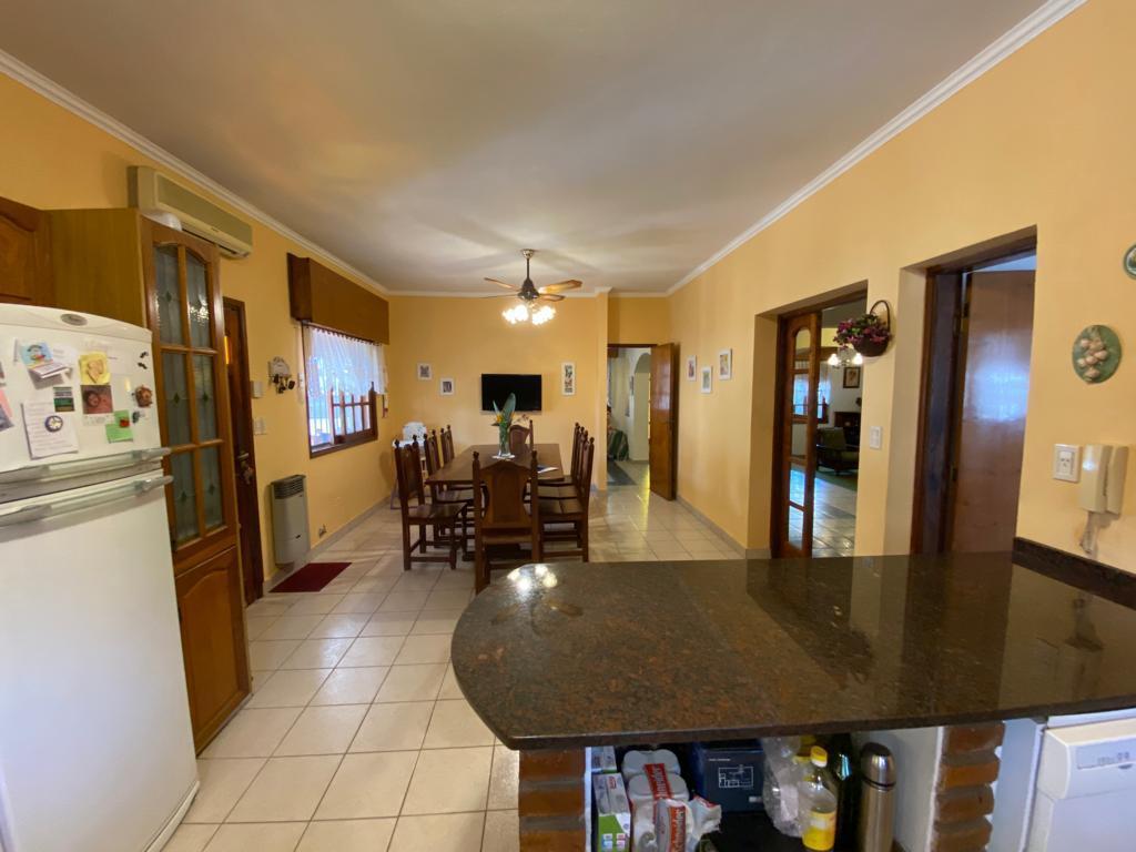 Venta Casa 4 Dorm. con Pileta en Rosario - La Florida 3