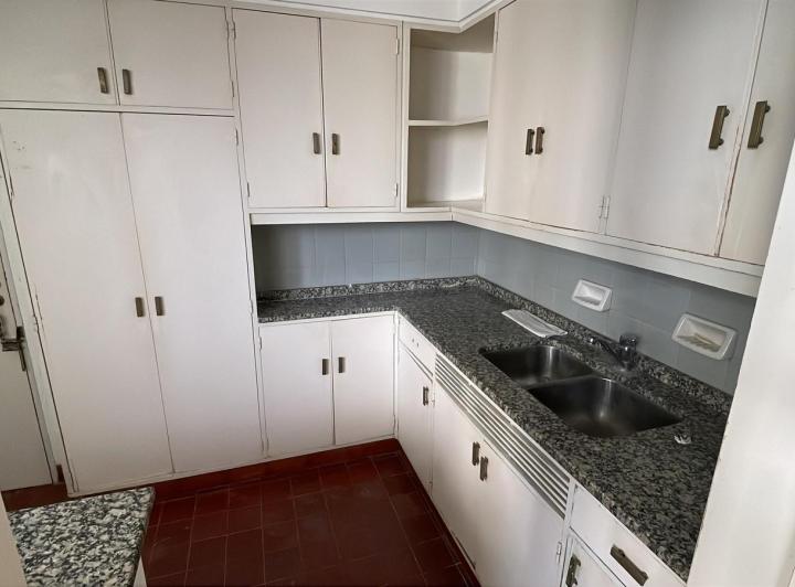 Departamento en  venta frente a plaza Pringles, Rosario 4