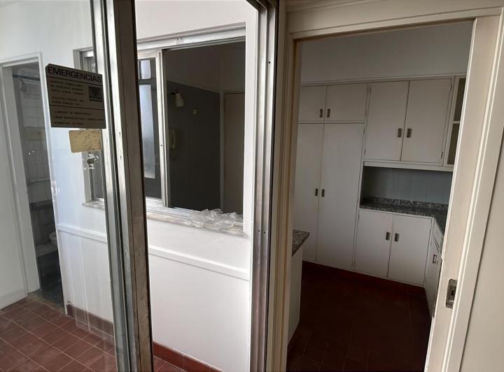 Departamento en  venta frente a plaza Pringles, Rosario 2