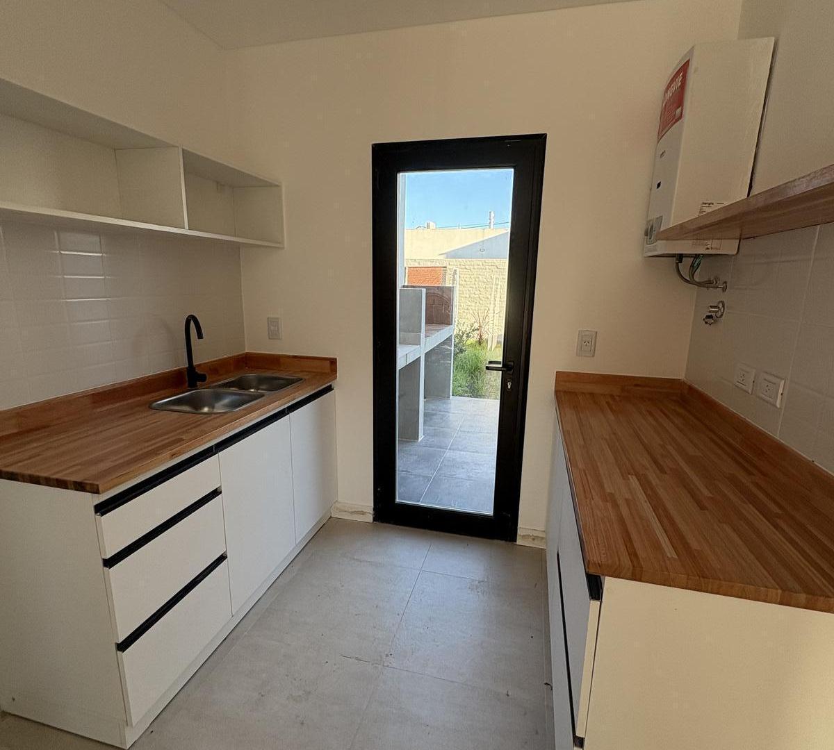 Casa en Venta de 3 Dormitorio en Rosario-Tierra Nueva Fisherton