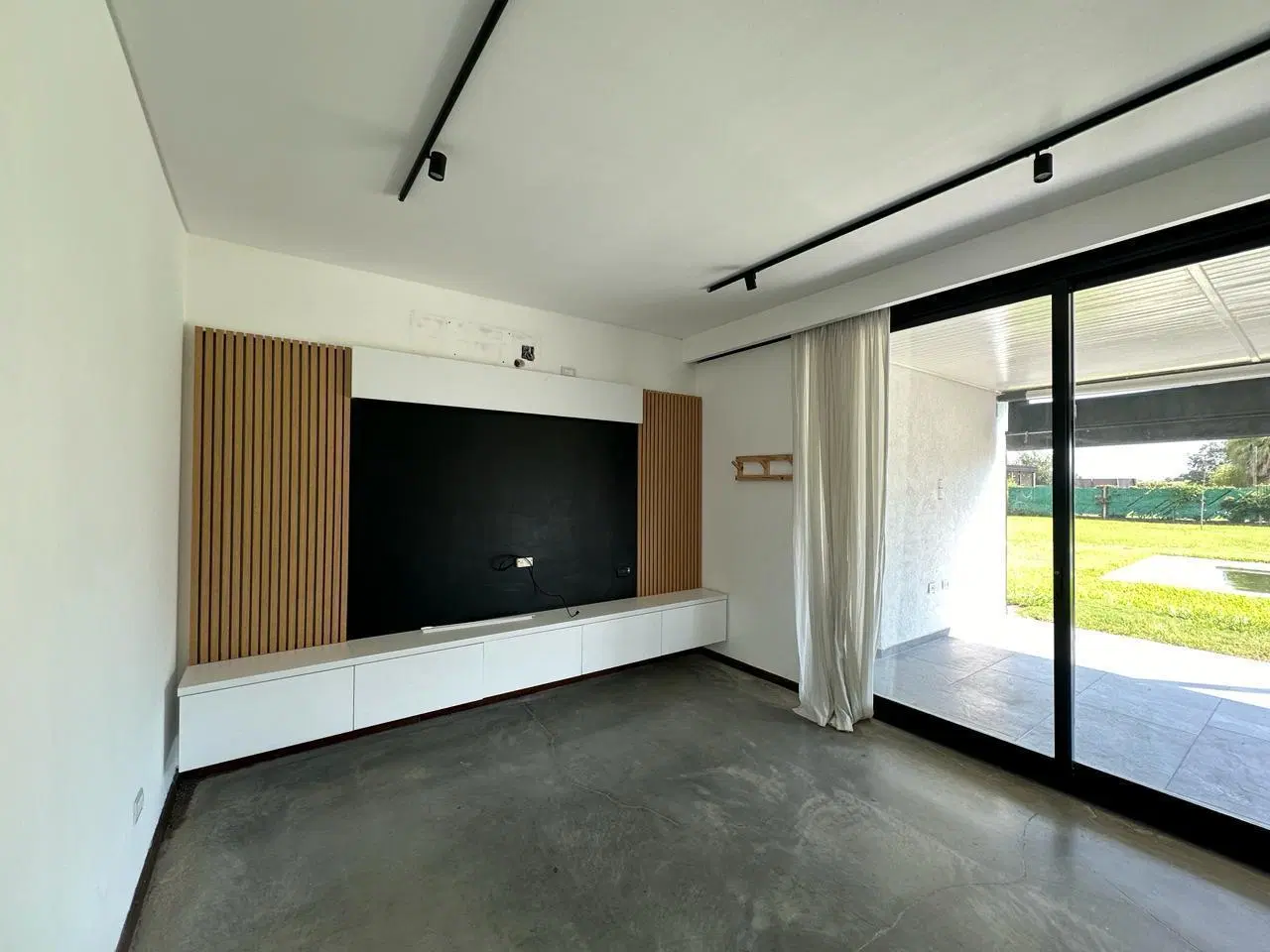 Venta Casa 2 Dormitorios a Estrenar en Roldan 2