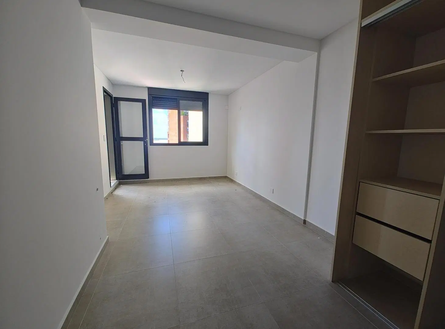 Departamento en venta de 2 dormitorios con cochera en Rosario - parque España 4