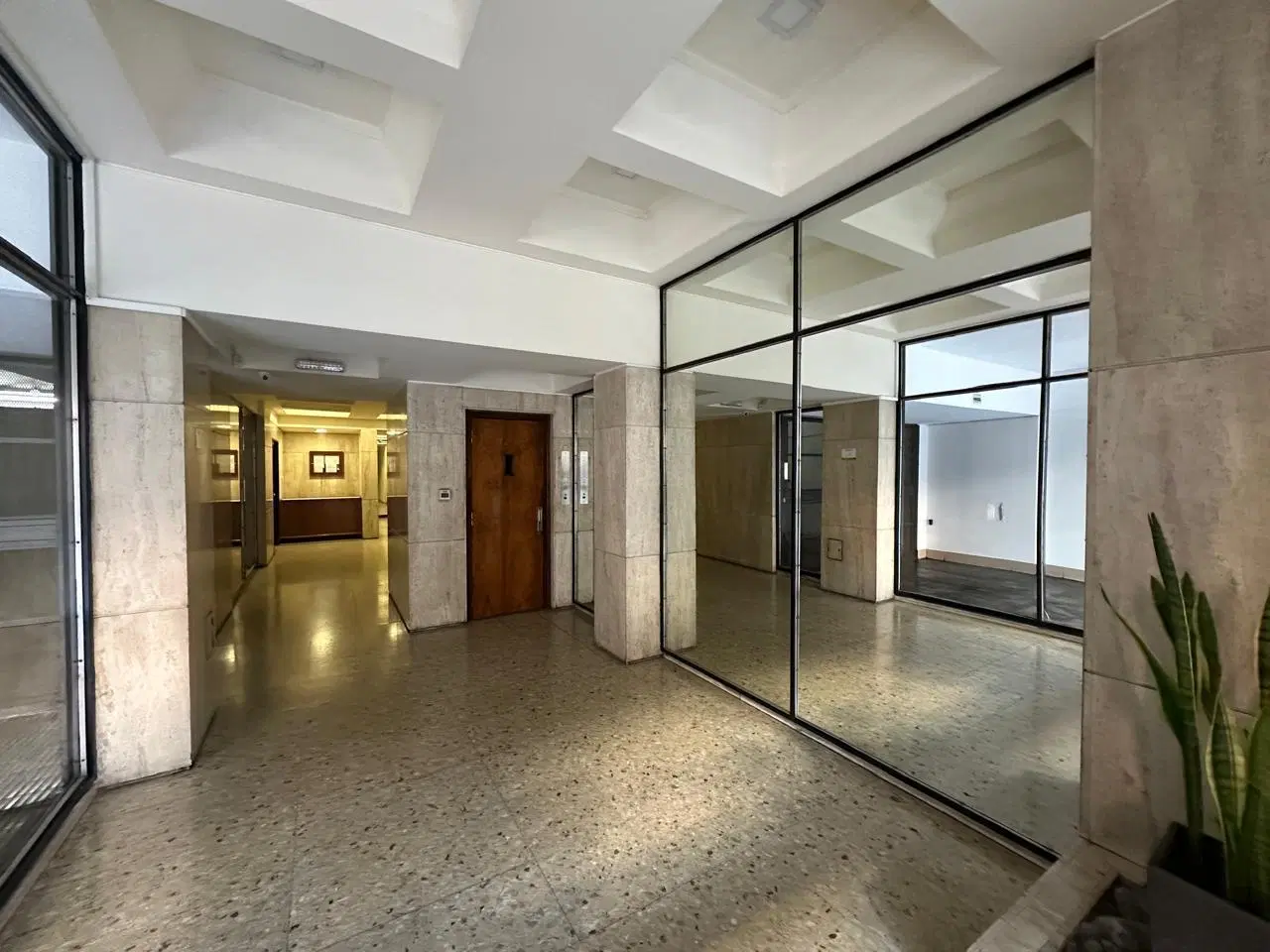 Departamento en venta 2 dormitorios, patio y balcón terraza en Rosario - Centro 1