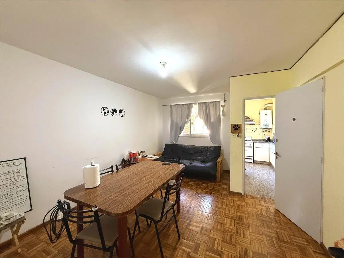 Venta departamento de un dormitorio con balcón en Rosario - Lourdes 4