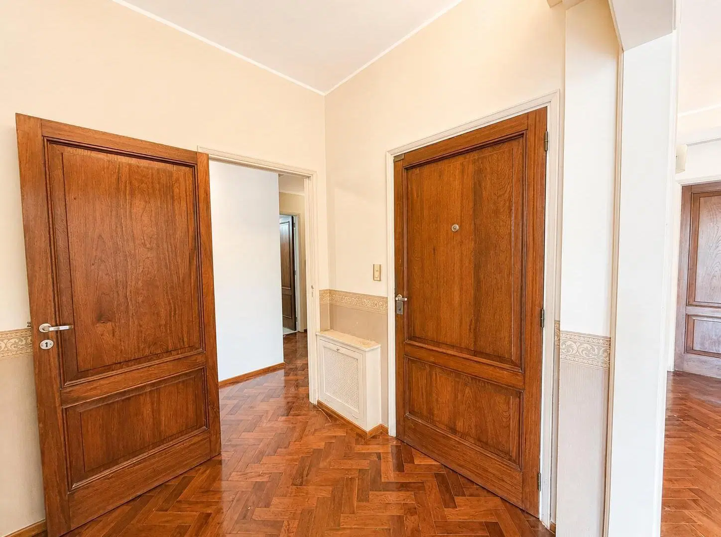 Departamento en venta de dos dormitorios con cochera en Rosario 3