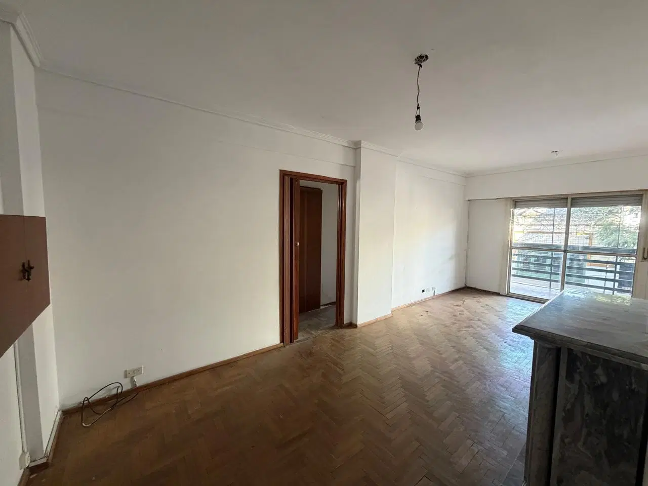 Departamento en venta dos dormitorios, patio, galería y cochera en Rosario - Pichincha 3
