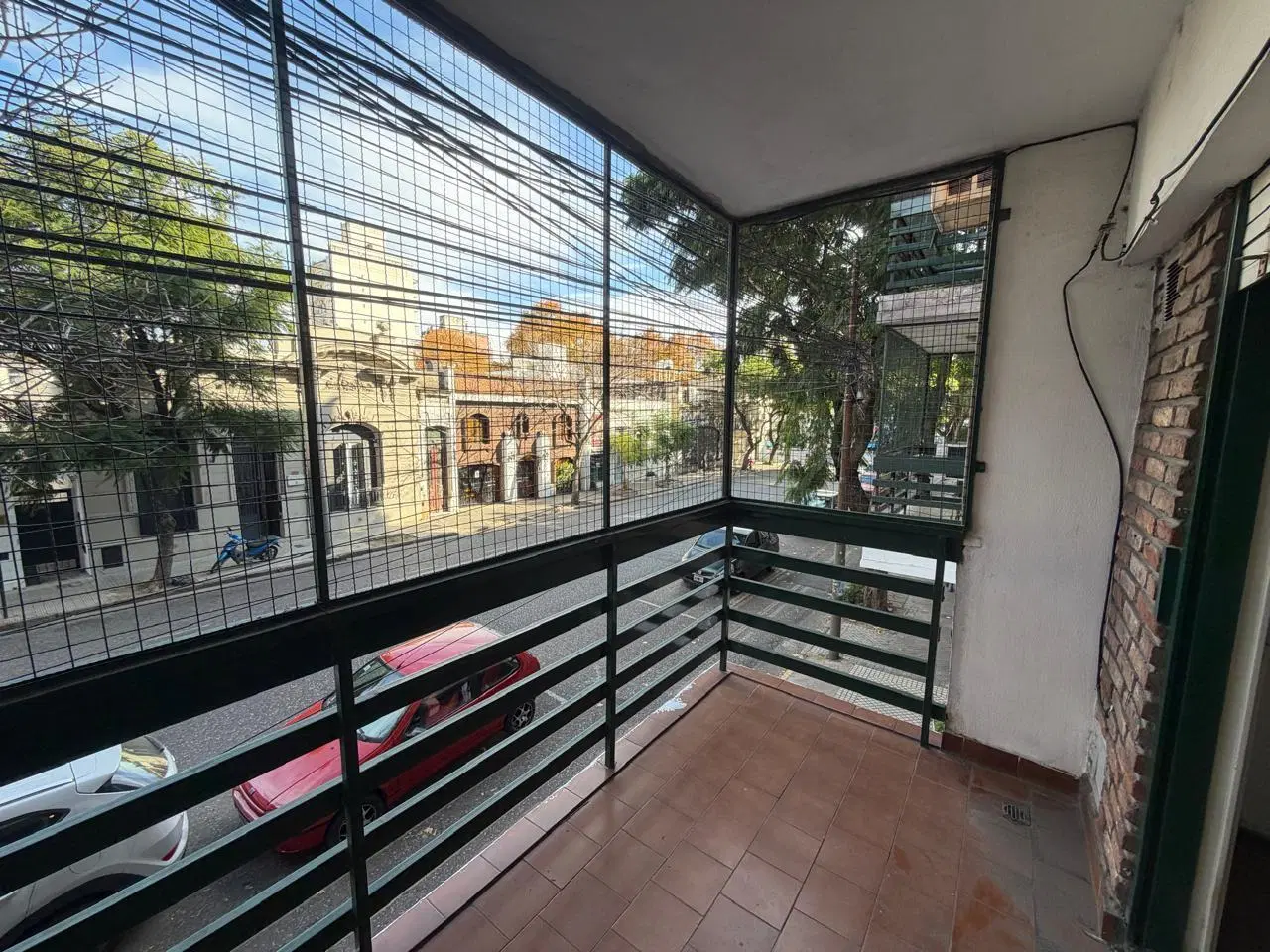 Departamento en venta dos dormitorios, patio, galería y cochera en Rosario - Pichincha 3