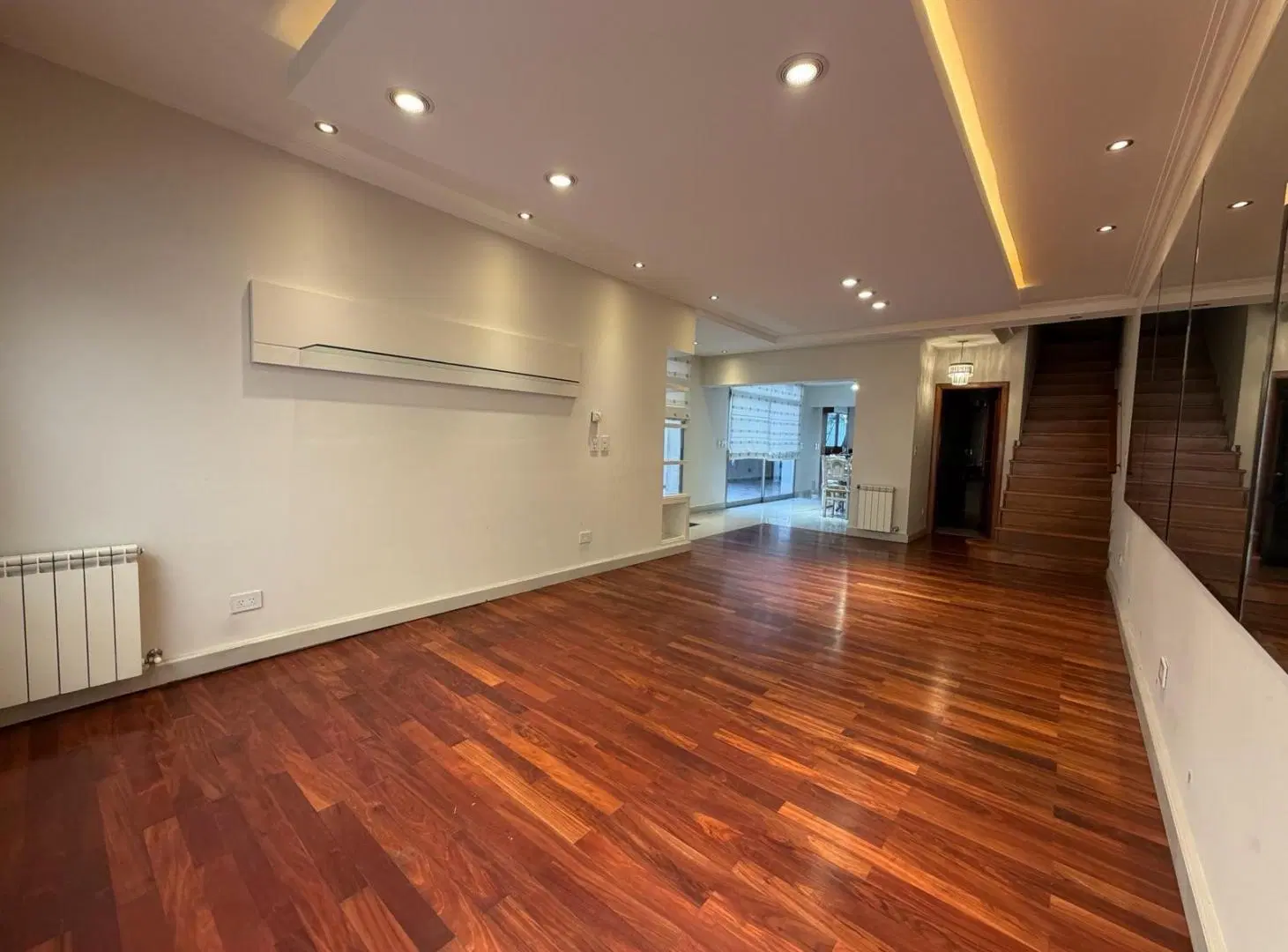 Casa en venta de 3 dormitorios y piscina en Barrio Lourdes Rosario 4